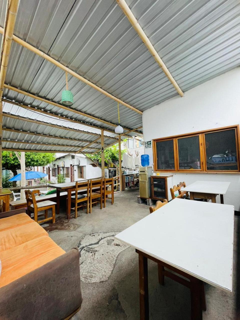 Hostal Darwin Puerto Ayora  Exterior foto